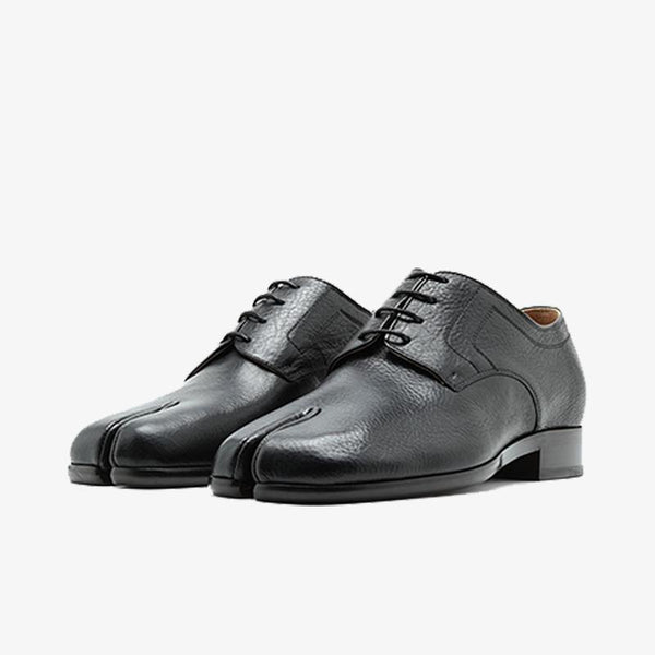 Comfortable Black Tabi Laced Brogue Shoes